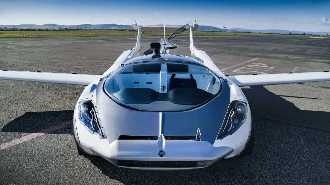 Aircar, o carro voador desenvolvido pela Klein Vision, empresa da Eslováquia | Foto: Reprodução/CNN Brasil