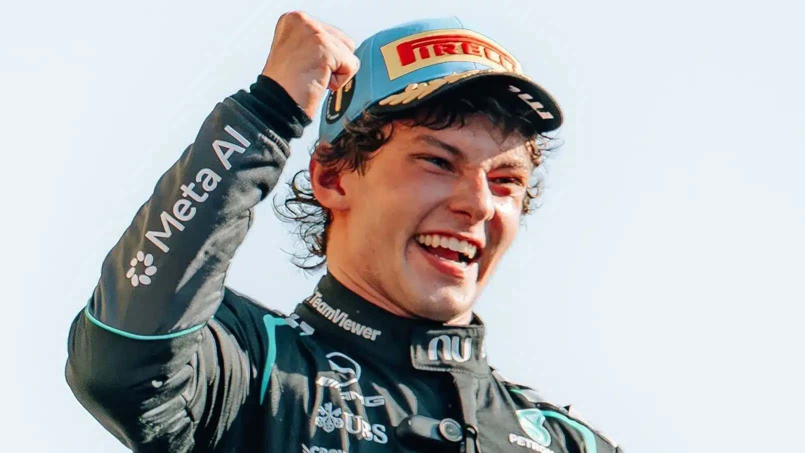 Kimi Antonelli comemora vitória no GP da Itália