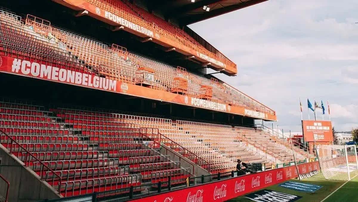 Estádio Maurice Dufrasne, em Liege, na Bélgica