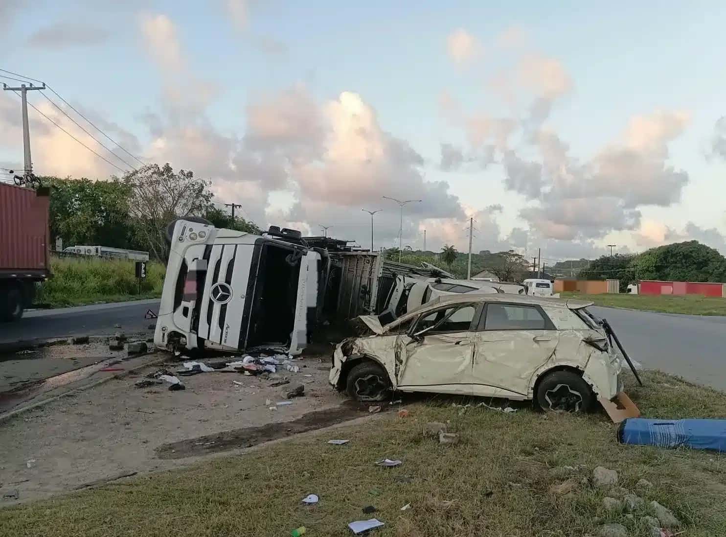Acidente com carros da BYD.