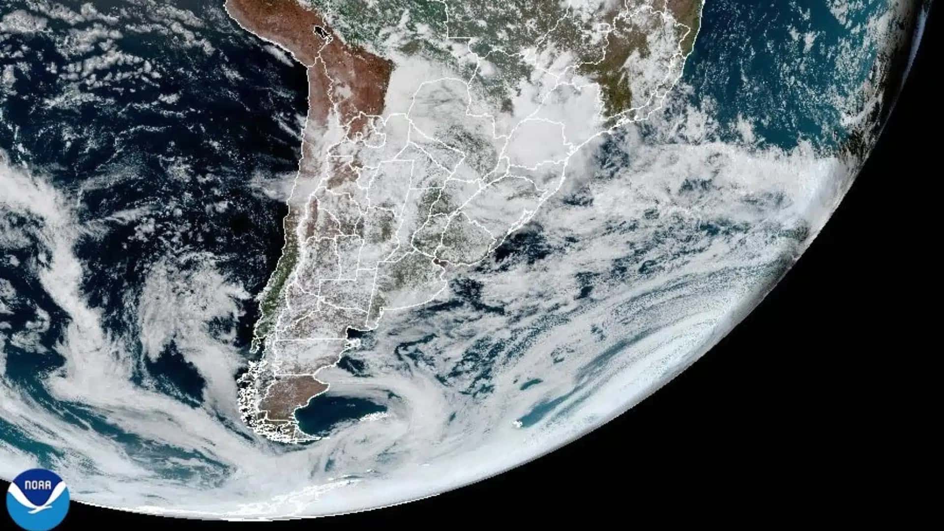 Movimentação de nuvens sobre o Sul e o Sudeste do Brasil em 14/10/2026