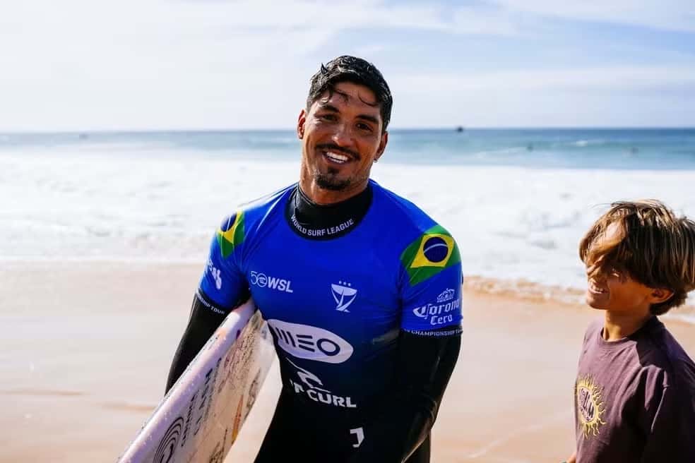 Gabriel Medina em ação na etapa de Peniche (Portugal) da WSL.