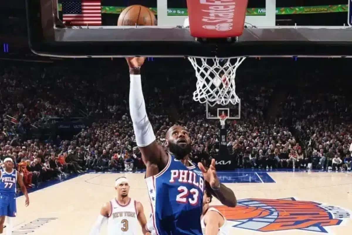 LeBron James anota dois pontos em estreia pelos 76ers.