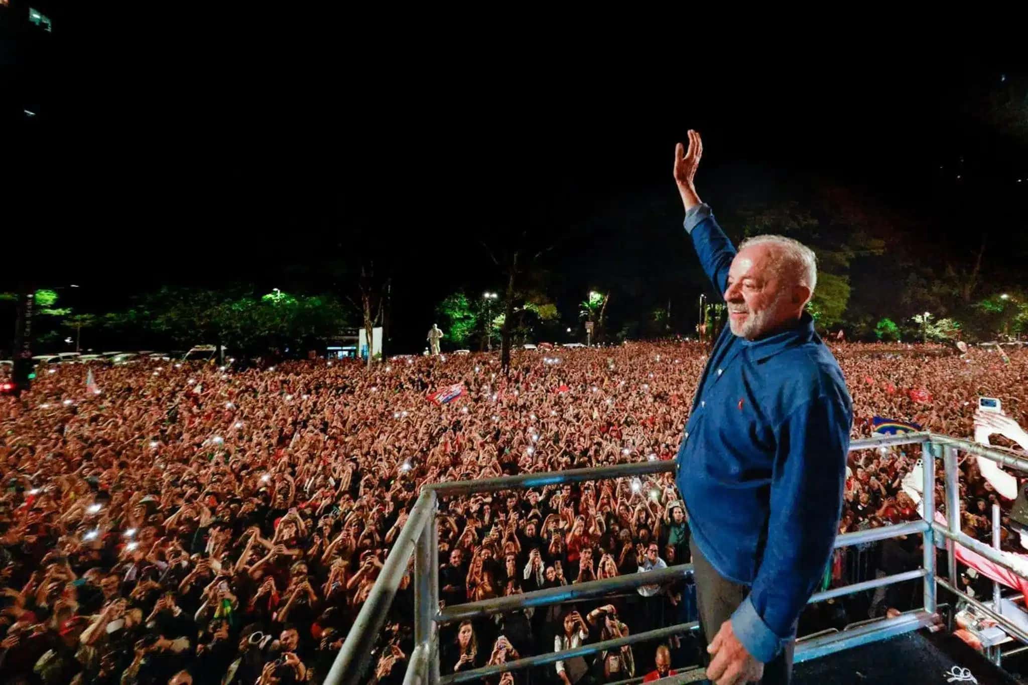 Revista americana fala sobre como os fandoms brasileiros ajudaram a eleger Lula presidente