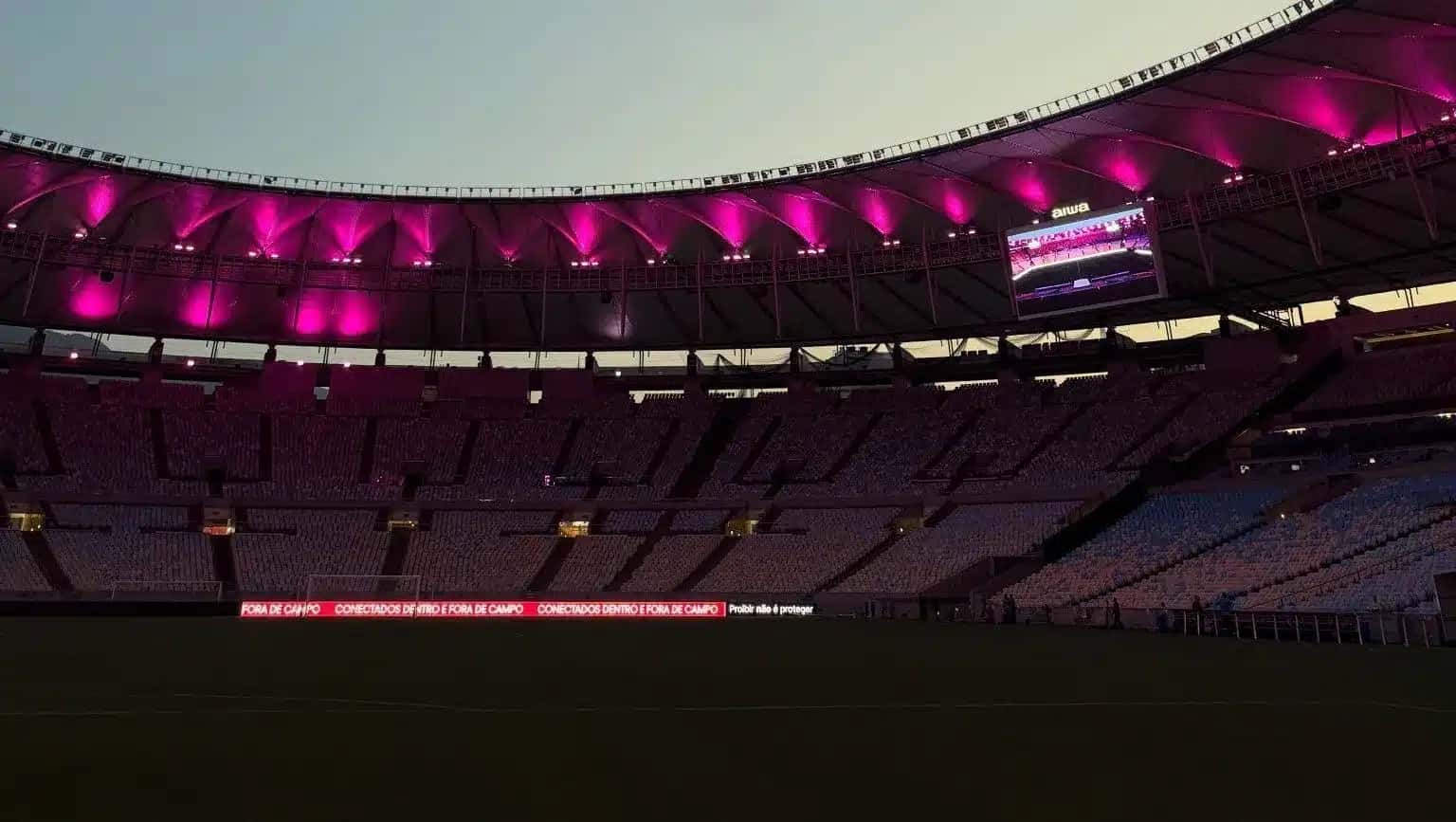 Estádio do Maracanã em dia de jogo do Flamengo