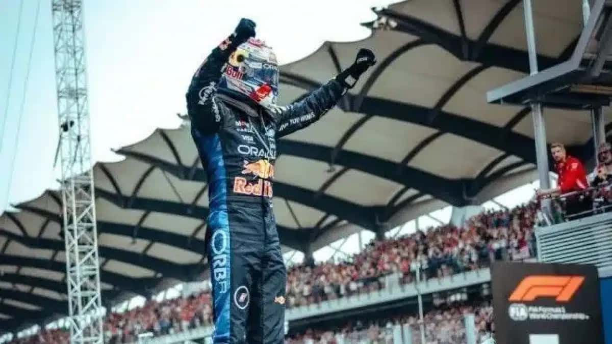 Max Verstappen celebra conquista do GP do Bahrein
