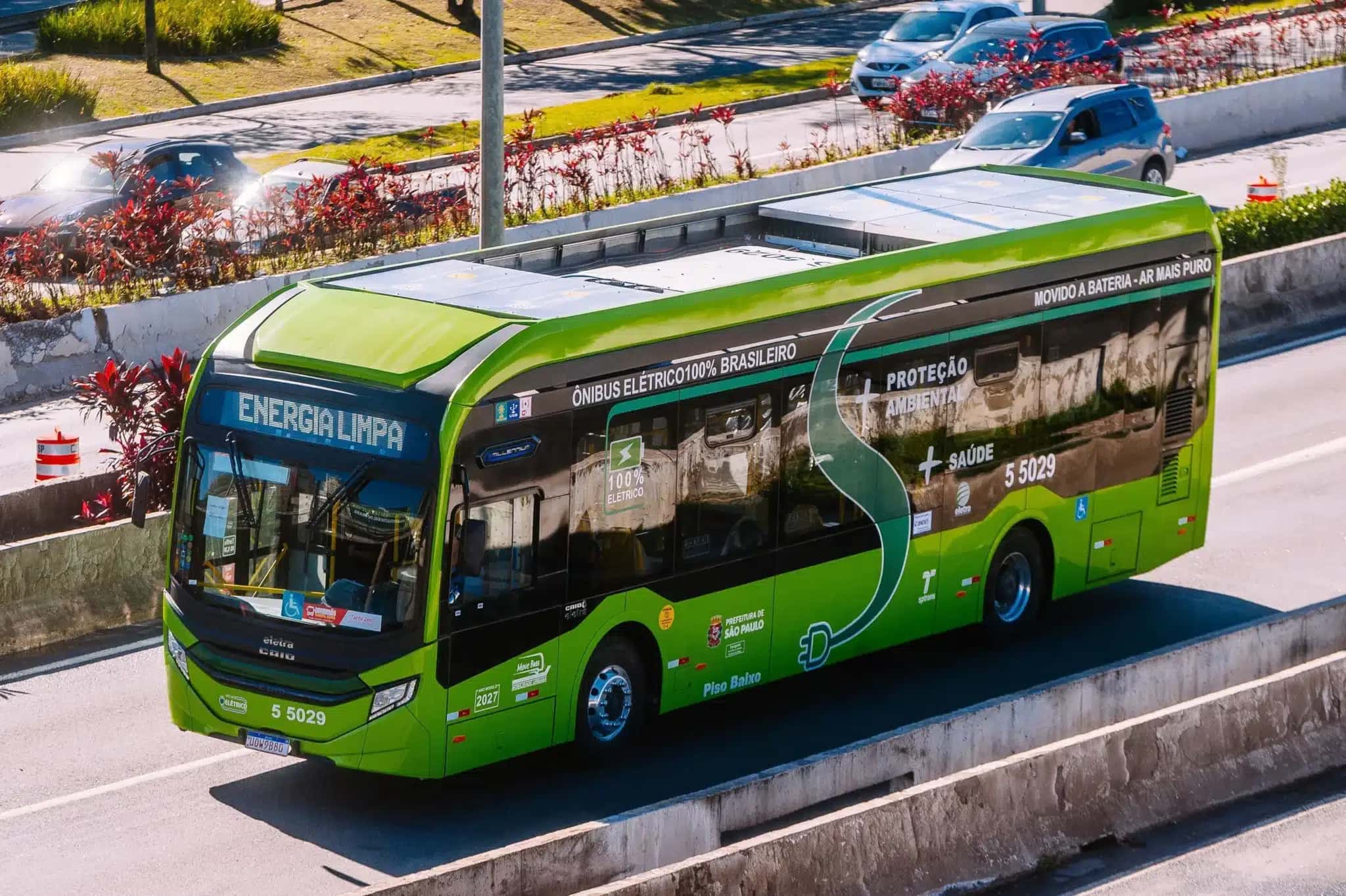 Ônibus elétrico na cidade de São Paulo.