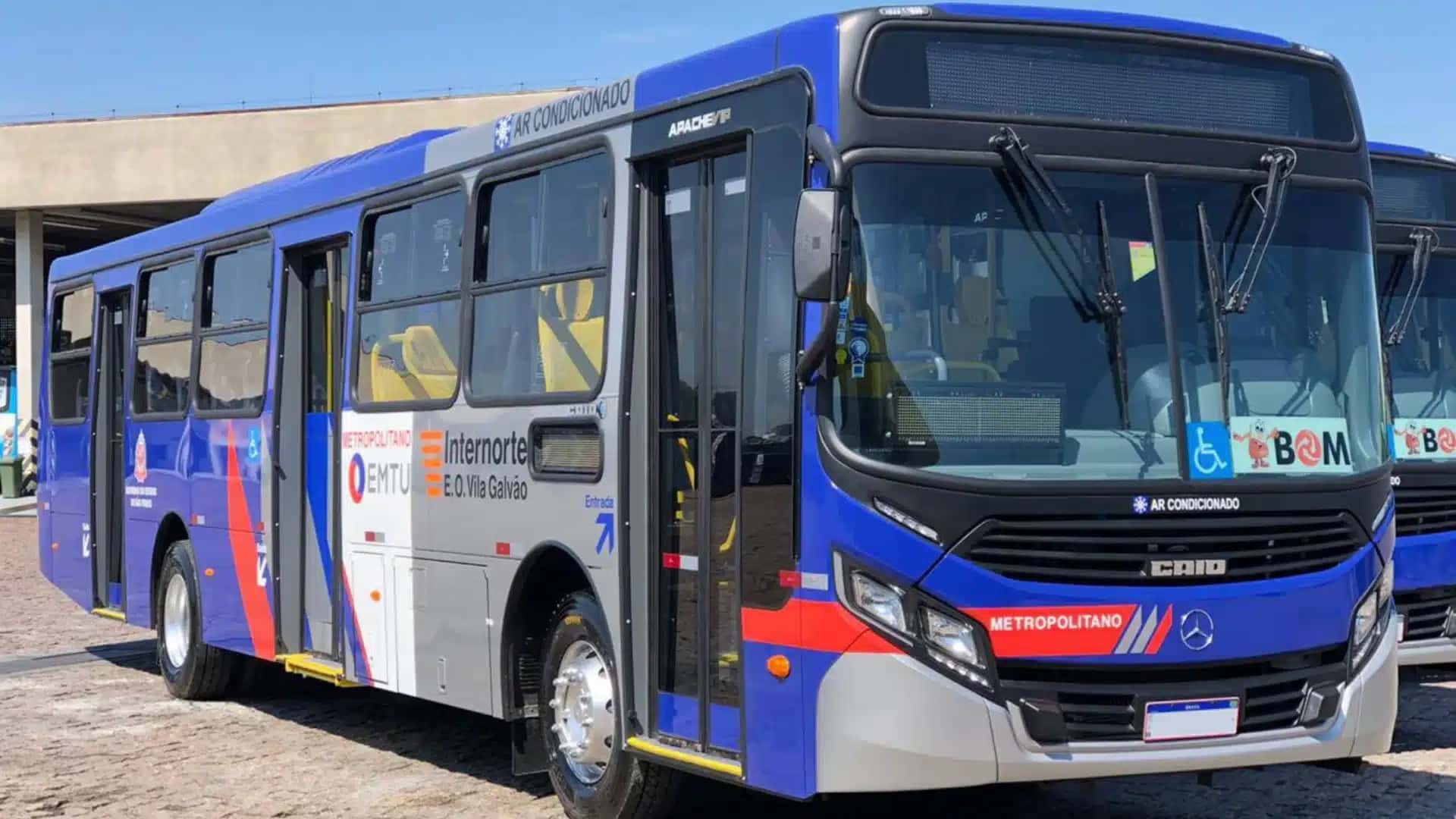 Ônibus intermunicipais da EMTU, em São Paulo