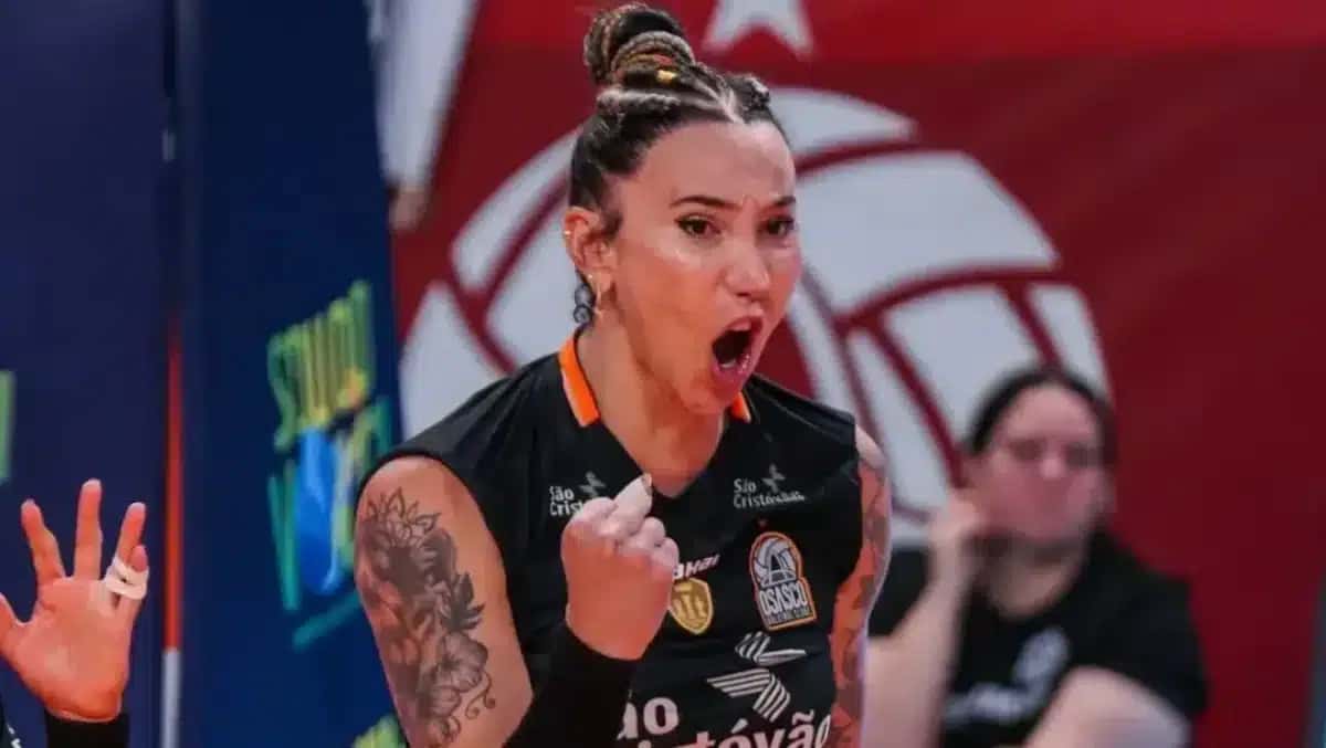 Tiffany Abreu durante partida do Osasco.