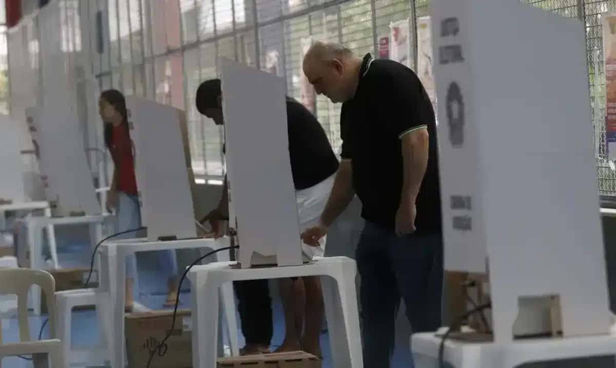 Brasileiros foram às urnas.