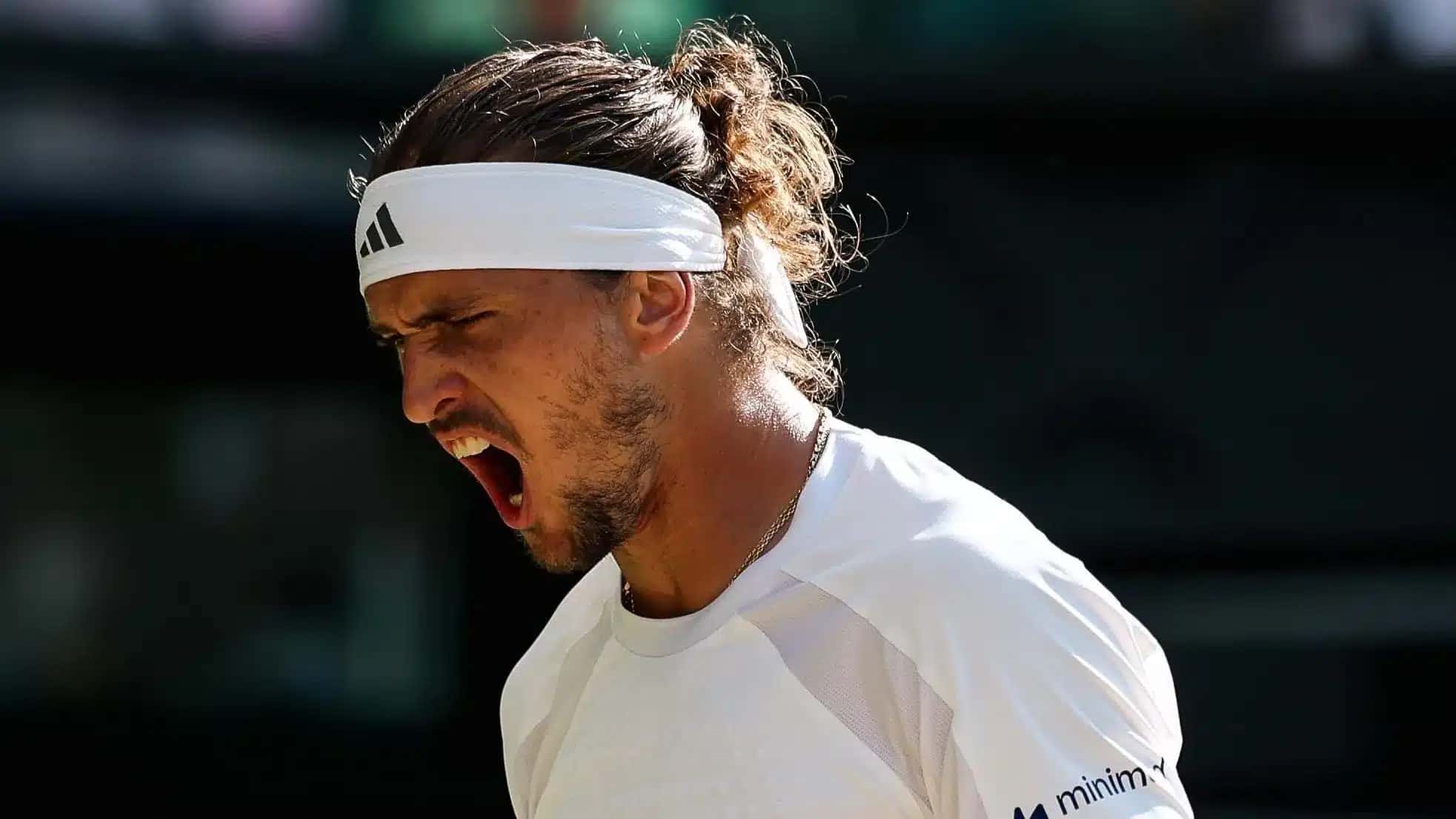 Alexander Zverev celebrando a vitória em Wimbledon