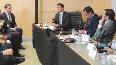 A regulamentação das redes é uma necessidade urgente, afirma João Campos