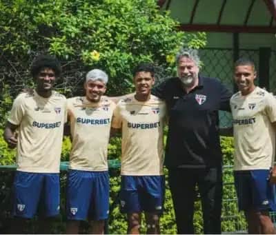 Descubra a arrecadação do SP com negociações de jogadores em 2025
