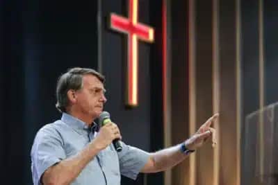 Transferência de Jair Bolsonaro para a Papudinha: Moraes autoriza assistência religiosa semanal