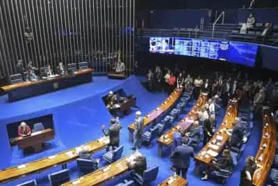 Senado Aprova PEC Histórica para Garantir Descanso e Segurança a Motoristas Profissionais!