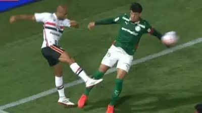 Polêmica marca clássico entre Palmeiras e São Paulo no Campeonato Paulista; pênalti em debate!