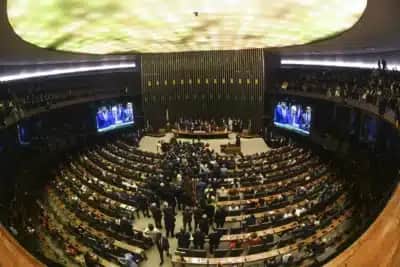 Rejeição de Jorge Messias ao STF gera novas tensões e desafios no Congresso nesta quinta-feira