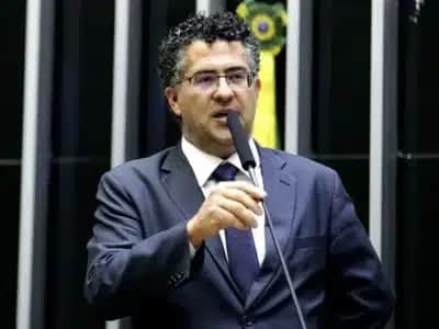 Alencar Santana pede aumento de auditores fiscais para garantir direitos trabalhistas essenciais