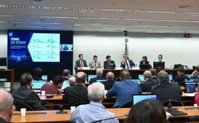 PEC do Fim da Escala 6×1 avança com forte apoio popular e desafios no Senado