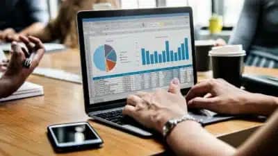 Controle de Gastos Mensais: Dicas Essenciais para Organizar suas Finanças em 2026