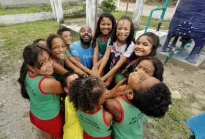 Pai Agride Filha no Paraná e Outro Jovem Morre Chocado no RS