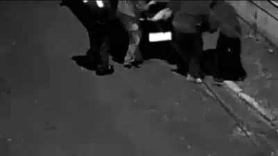 Vídeo flagra quatro homens jogando corpo atrás de muro no Jardim do Lago, em SP