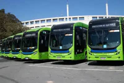 Eleitor sem ônibus em SP: PT, PCdoB e PV pedem ao TRE prorrogar a votação por duas horas