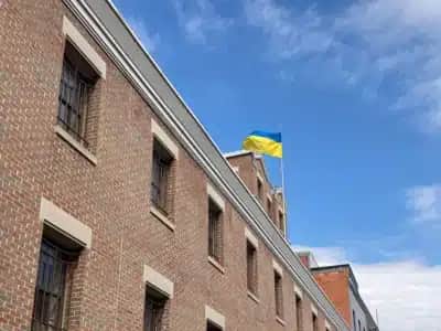 Embaixada da Ucrânia em Washington retira pessoas após objeto suspeito na entrada consular