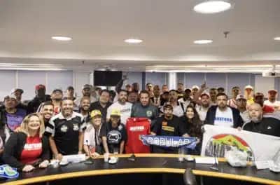 Boulos cria grupo de trabalho para discutir alternativas ao fim das bets no futebol