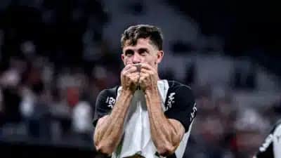 Gabriel Paulista: Seedorf chega ao Corinthians após derrota de 4 a 1