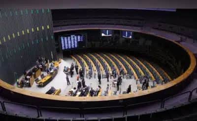 Câmara aprova aumento do teto do MEI por 461 votos a quatro; projeto segue ao Senado