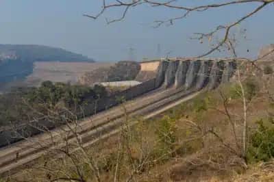ONS projeta alta de 4,9% na carga de energia em outubro, ante 3,8%