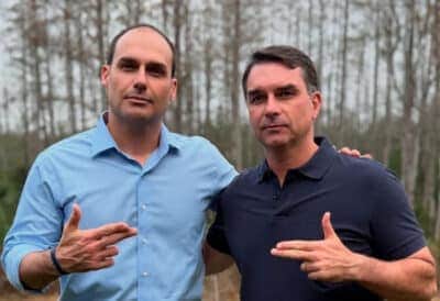 Flávio Bolsonaro estaria em Puerto Iguazú, na Argentina, para embarcar rumo aos EUA, diz Infobae