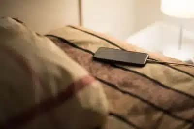 Power bank, carro e laptop: 3 formas de recarregar o celular sem luz