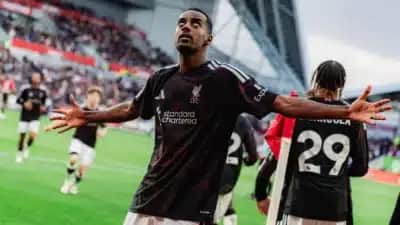 Liverpool vira sobre o Brentford e sobe para a 5ª colocação, a um ponto do G4