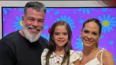 Após 10 anos juntos, Maurício Mattar casa com Shay Dufau e já tem filha de 7 anos com ela