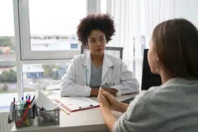 Dia Mundial da Menopausa amplia o foco: metabolismo e peso também mudam nessa fase