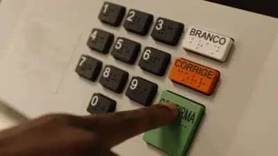 2º turno no domingo (25): eleitor fora da cidade vota só se pediu até 20 de agosto