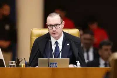 Zanin prorroga votação do 2º turno até as 19h e provoca mal-estar entre ministros do TSE