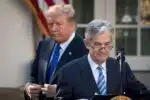 Trump afirma ter tido reunião positiva com Powell após cobranças por redução das taxas de juros