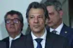Haddad, a liderança do Congresso e chefias negociam o Imposto sobre Operações Financeiras neste domingo