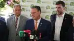 Fávaro entrevista jornalistas ao vivo