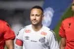 SP - BRASILEIRO A 2025, SANTOS X ATLÉTICO-MG - ESPORTES - SP - SANTOS - 16/04/2025 - BRASILEIRO A 2025, SANTOS X ATLÉTICO-MG - Neymar jogador do Santos durante partida contra o Atlético-MG no estádio Vila Belmiro pelo campeonato Brasileiro A 2025. 16/04/2025 - Foto: ABNER DOURADO/AGIF - AGÊNCIA DE FOTOGRAFIA/AGIF - AGÊNCIA DE FOTOGRAFIA/ESTADÃO CONTEÚDO