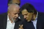 SP - CHUVA/SP/APAGÃO/CRÉDITO/LINHA/LULA/ANÚNCIO - POLÍTICA - O presidente da República, Luiz Inácio Lula da Silva, e Fernando Haddad (d),      ministro da Fazenda,  participam de cerimônia organizada no Allianz Parque, na     zona oeste de São Paulo, para divulgar o Acredita, principal programa de crédito     do Executivo federal,  nesta sexta-feira, 18. Lula afirmou  que seu governo criará     uma linha de crédito para auxiliar pessoas afetadas pelo apagão que atingiu São     Paulo na semana passada.      18/10/2024 - Foto: MATEUS MELLO/ENQUADRAR/ESTADÃO CONTEÚDO