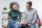 Superando a dificuldade de falar inglês: 6 estratégias para conversar sem receio