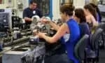 Crescimento industrial avança 0,1&percnt; em abril, porém desacelera no acumulado de 12 meses