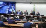 Discussão acalorada e gritos caracterizam sessão conturbada na Câmara