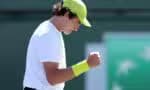 João Fonseca causa &#8220;pneu&#8221;, abandona a disputa na estreia em Eastbourne e conquista sua primeira vitória em torneios de grama