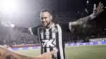 Neymar assina contrato renovado com o Santos até dezembro, com remuneração de R$ 4,5 milhões