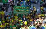 SP - TRAMA GOLPISTA/ATO/BOLSONARO/APOIADORES/SP - POLÍTICA - Apoiadores do ex-presidente Jair   Bolsonaro (PL) participam de ato na   Avenida Paulista, na região centro-sul   da cidade de São Paulo, na tarde deste   domingo, 29 de junho de 2025. Bolsonaro   tenta ganhar força em meio ao avanço do   julgamento do Supremo Tribunal Federal   (STF) sobre a trama golpista de 8 de   janeiro de 2023, que ele é acusado de   liderar.   29/06/2025 - Foto: RAUL LUCIANO/ATO PRESS/ESTADÃO CONTEÚDO
